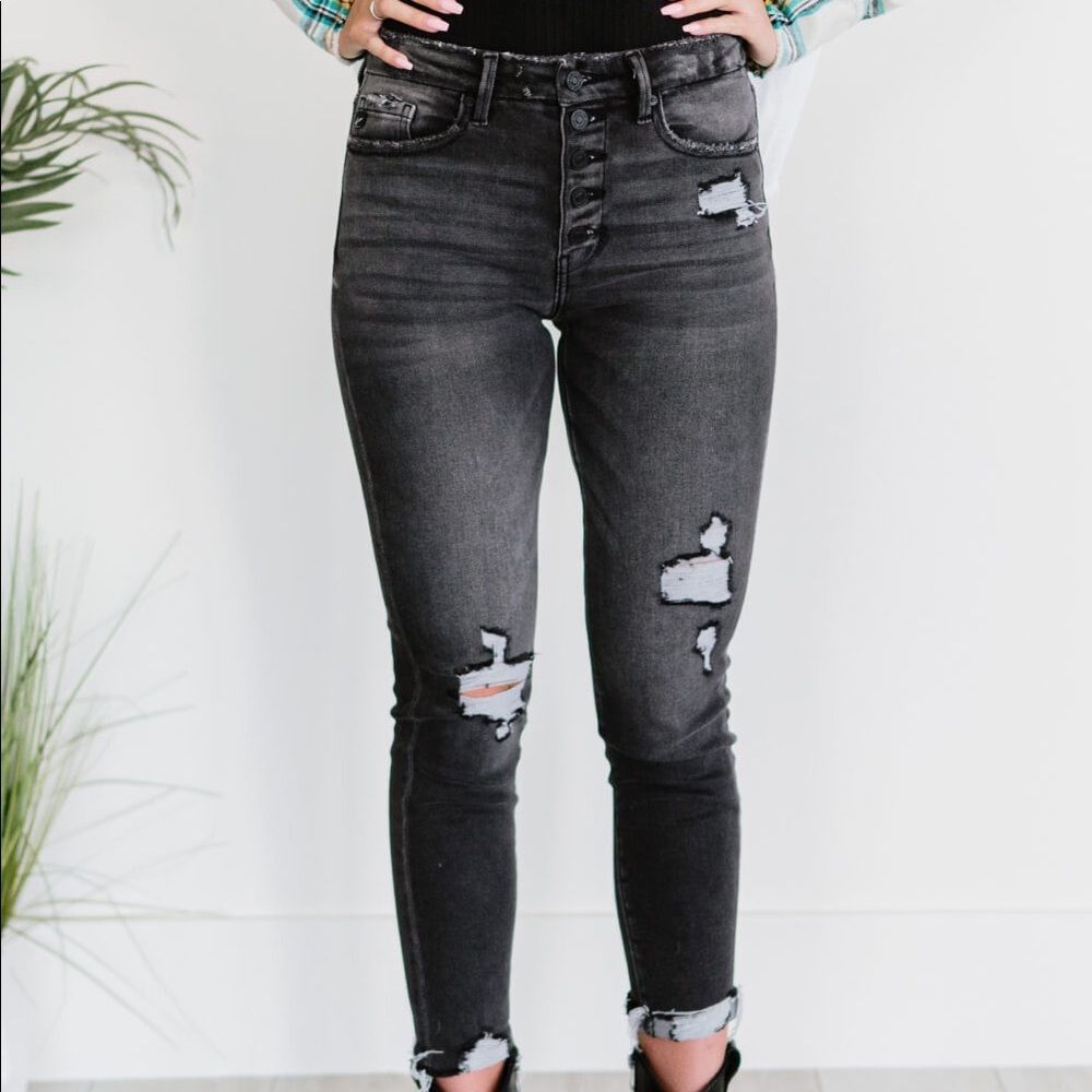 New!! 💕 Kancan Tightrope Distressed Button Fly Jeans